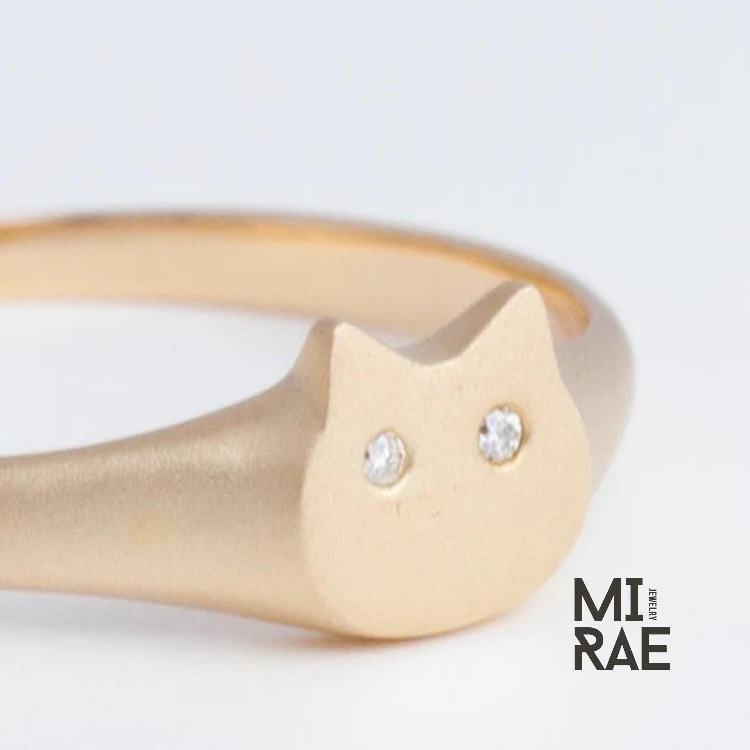 10K Gold Diamond Cat Signet Ring: Sapphire Odd-Eye, Minimalist Jewelry