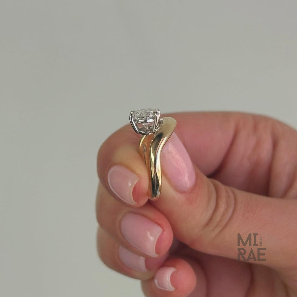 East West Oval Moissanite Engagement Ring: 18K Gold Freeform Band