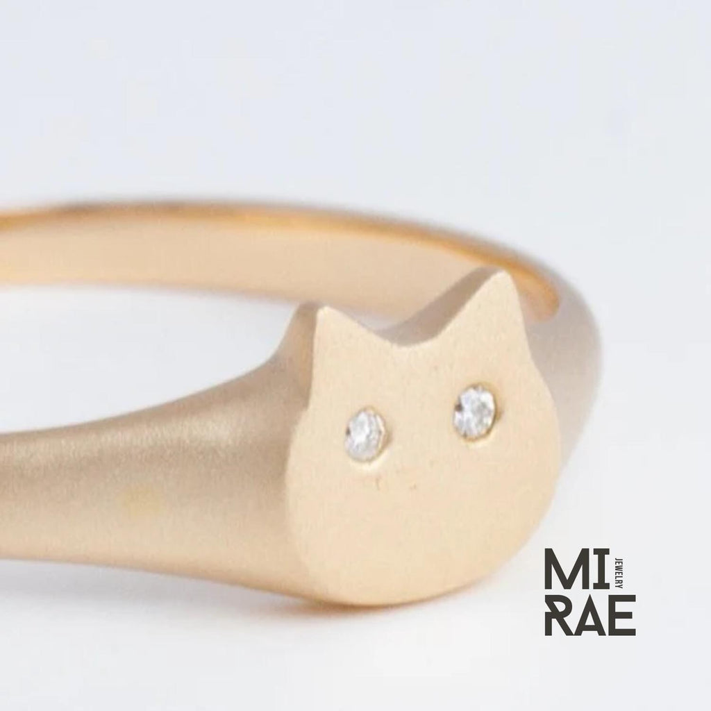 10K Gold Diamond Cat Signet Ring: Sapphire Odd-Eye, Minimalist Jewelry