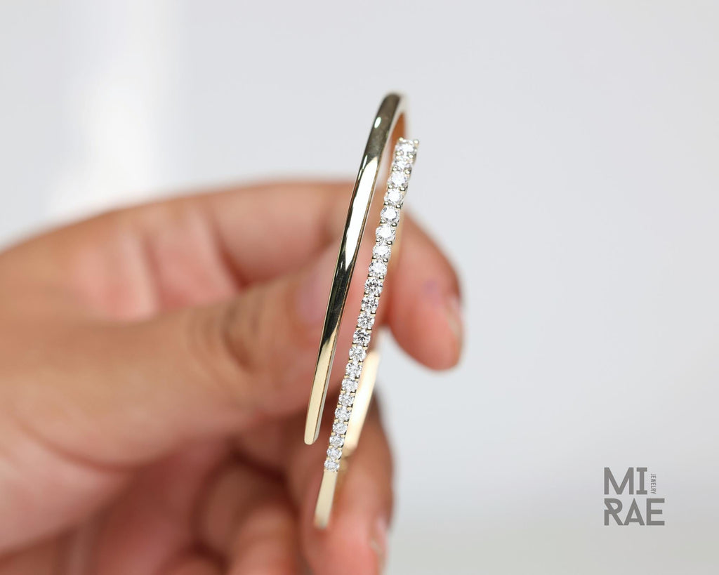 14K Gold Diamond Bangle Bracelet: 1ct Graduated Crossover Design