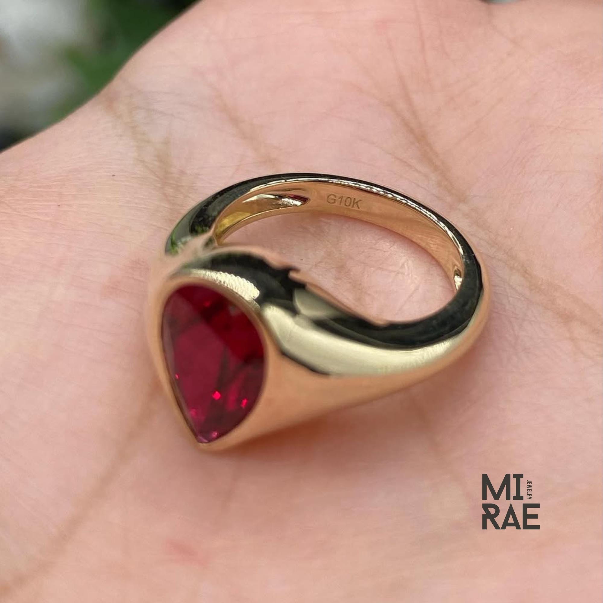 Pear Sapphire Signet Ring: 14K Yellow Gold Teardrop, Bezel Set